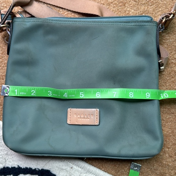 Crossbody - Picture 4 of 7